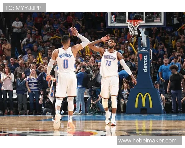 圣诞大战勇士对决湖人NBA经典对抗赛引发球迷热潮